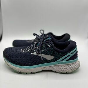 Brooks Blue and Green Athletic Shoes with Breathable Mesh